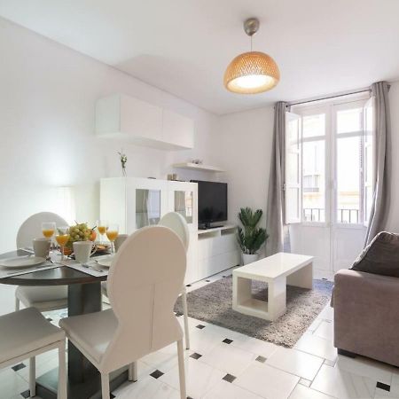 Apartamentos Bolsa Larios Málaga Dış mekan fotoğraf