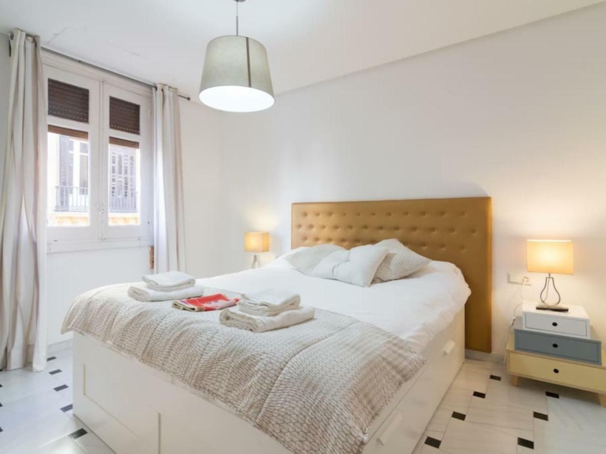 Apartamentos Bolsa Larios Málaga Dış mekan fotoğraf