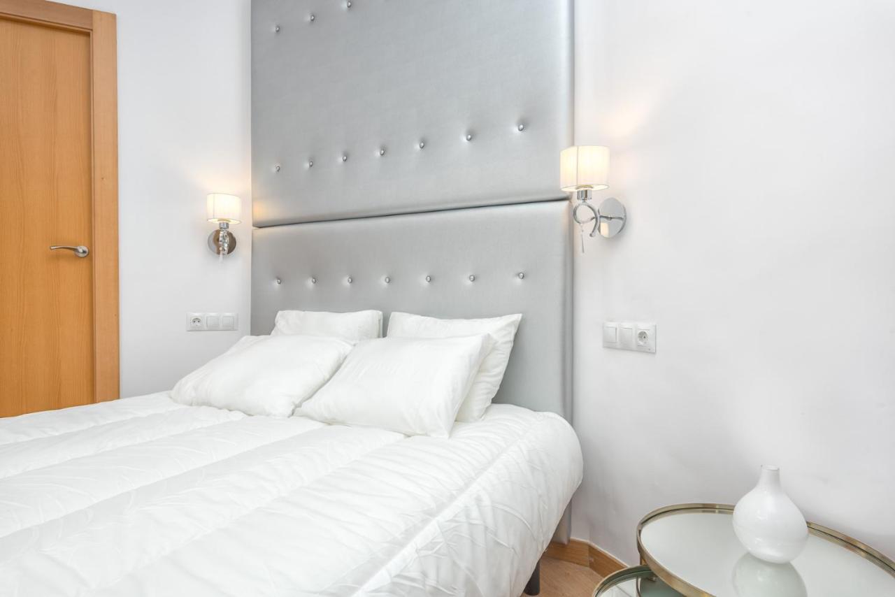 Apartamentos Bolsa Larios Málaga Dış mekan fotoğraf