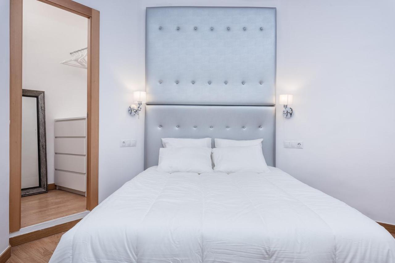 Apartamentos Bolsa Larios Málaga Dış mekan fotoğraf