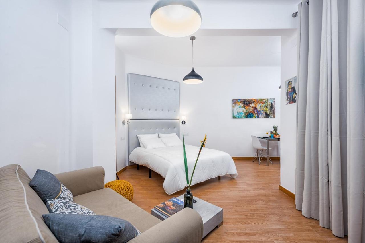 Apartamentos Bolsa Larios Málaga Dış mekan fotoğraf